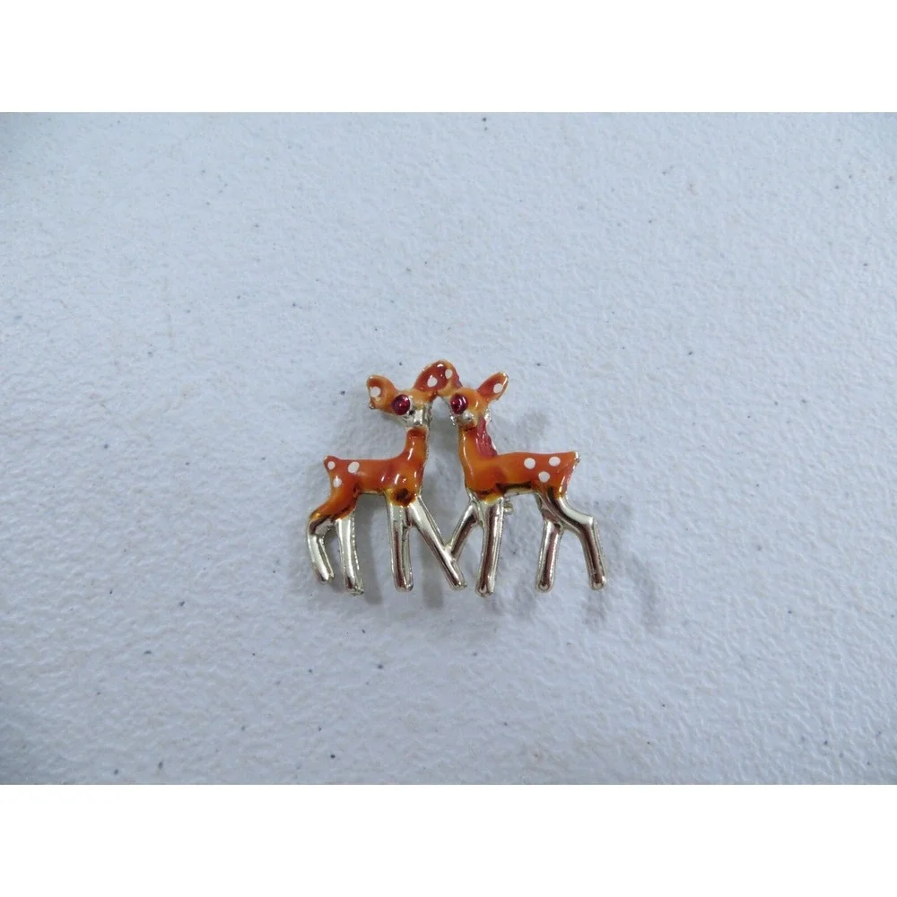 Vintage Enamel Metal 2 Deer Fawn Brooch Pin Gold‎ Tone 1.25